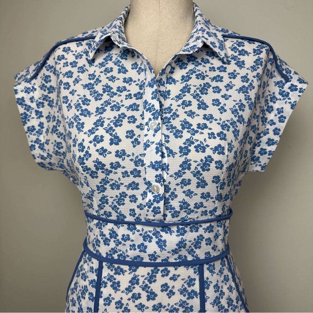Monteau White and Blue Floral Dress - Picture 2 of 10